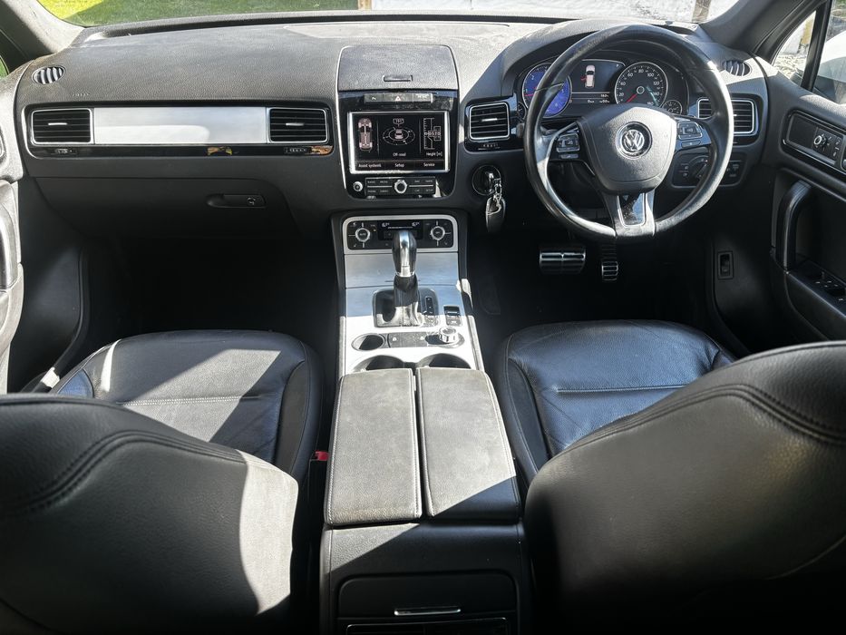 Dezmembrez Volkswagen Vw Touareg 7P 2012 R-line 3.0 CRC 245 cp piele fata completa carlig 251401km