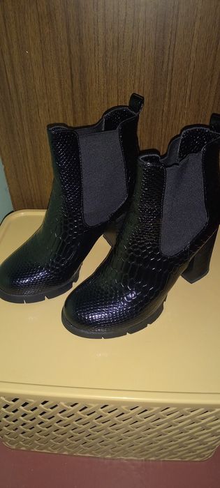 Полусапожки женские.