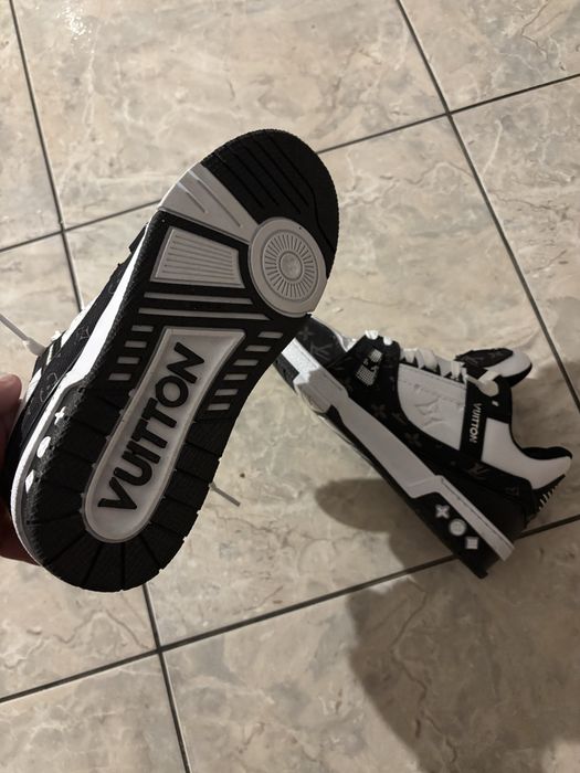 Lv trainer alb&negru