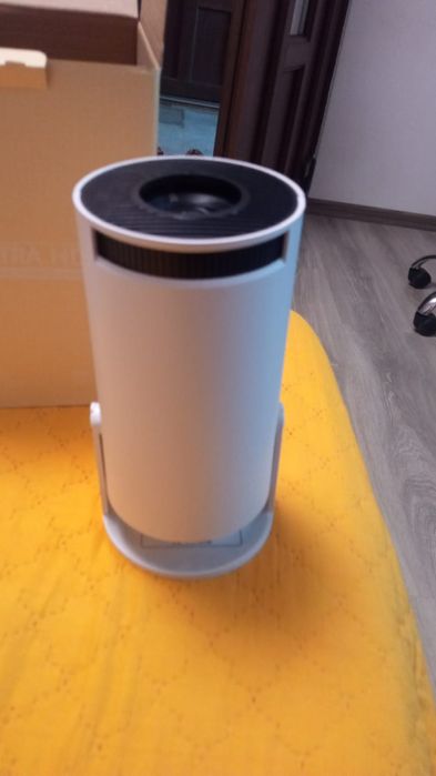 Magcubic HY300 video proiector nou, neutilizat