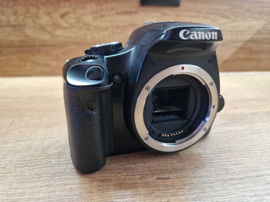 Продавам Canon EOS 450D + SD карта 4GB + чанта