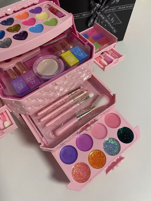 Музикално куфарче с гримове