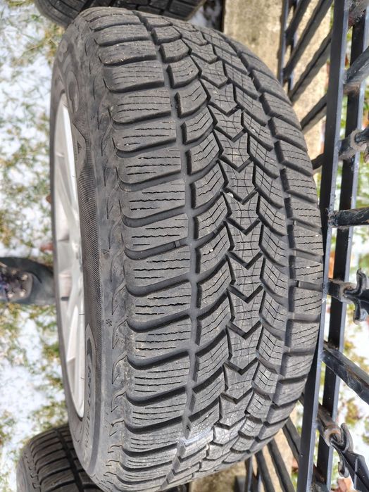 Jante aliaj+ cauciuc 225.55.17 de iarnă,stare foarte buna..
