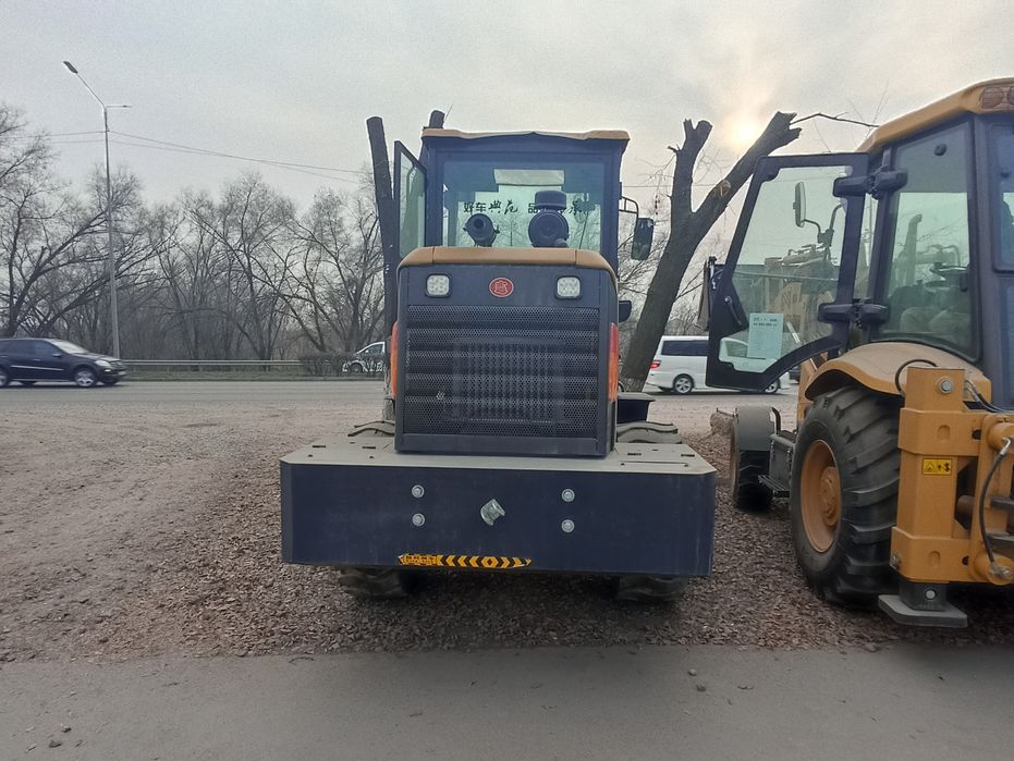 Фронтальный погрузщик NUR