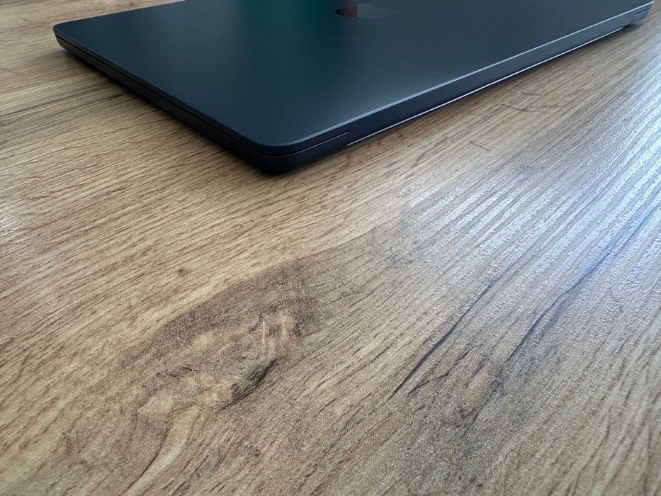 MacBook Air 13" M4 Chip 10-CPU, 10-GPU, 24GB RAM, 512GB SSD В ГАРАНЦИЯ ДО 25.09.2028г