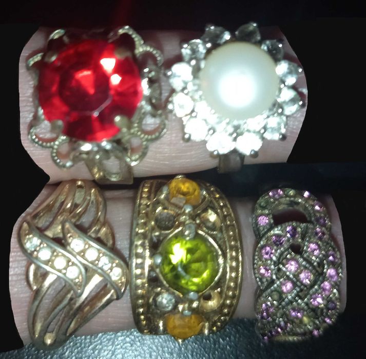 Vând 12 inele nemarcate cu 200 Ron