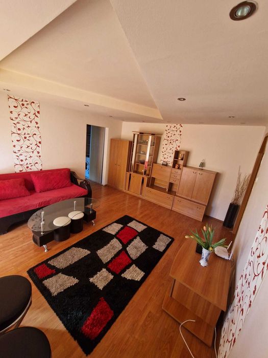 Închiriez apartament