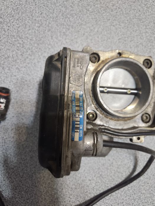 Дросел и комутатор Мерцед m111,w124,w202ес