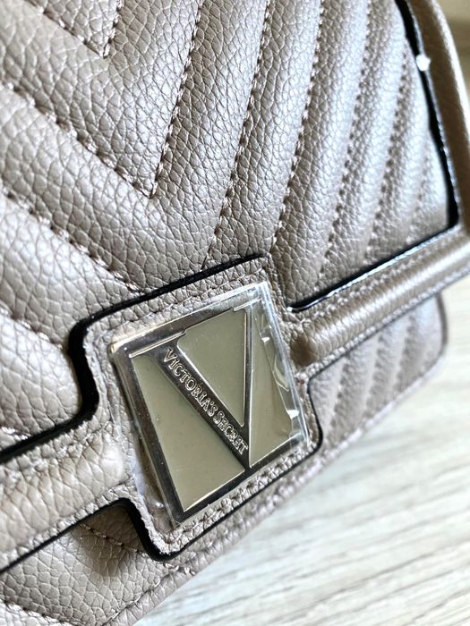 Vand geanta Victoria’s Secret noua