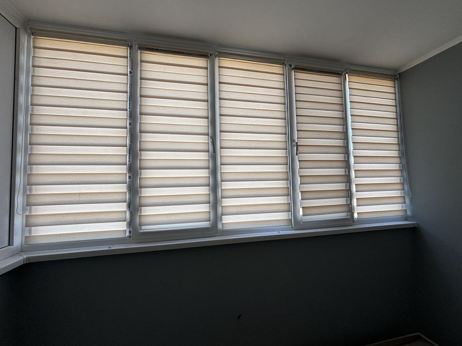 Жалюзи/День-ночь/Ролл-шторы/горизонтальные/Вертикальные