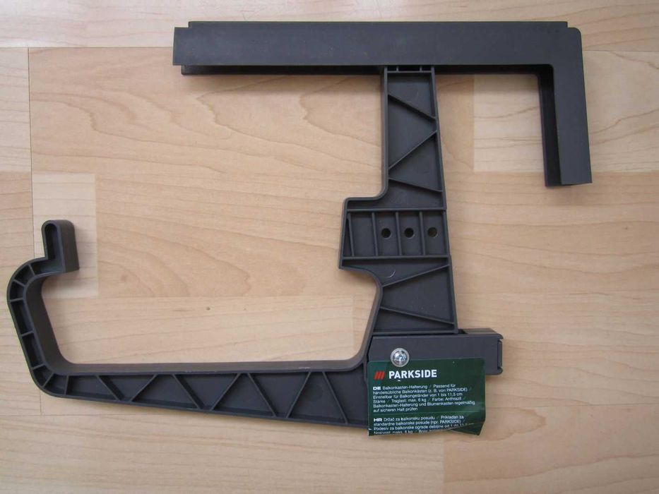 Комплект два броя държачи за саксии - нови