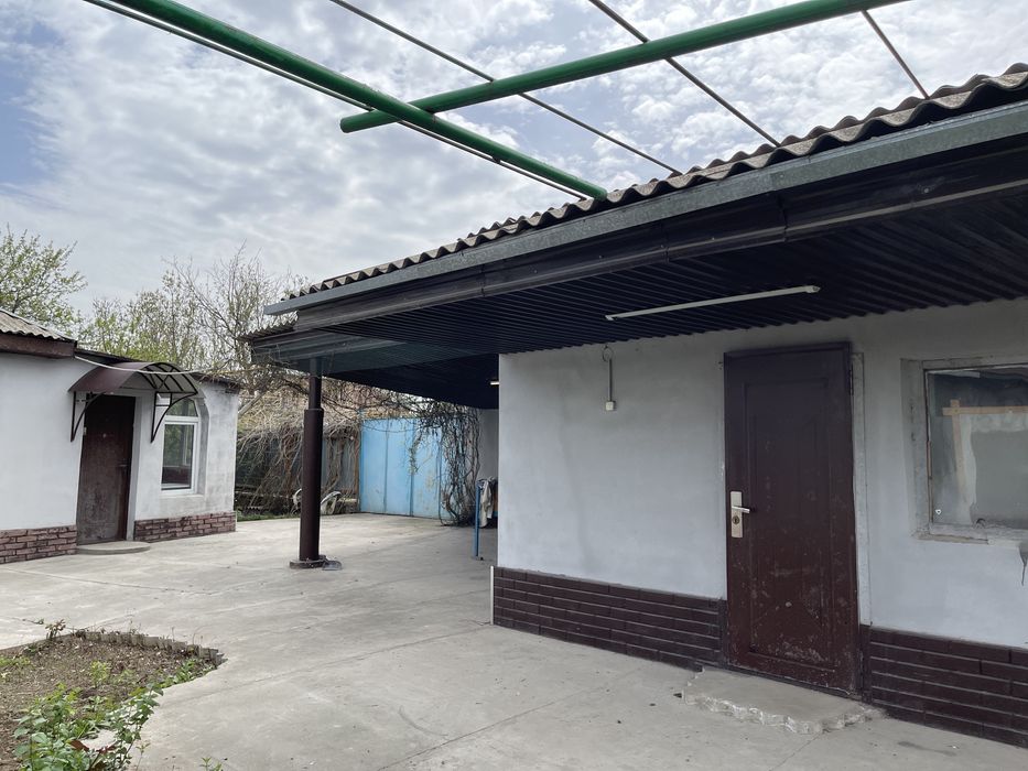 Дом с земельным учаском