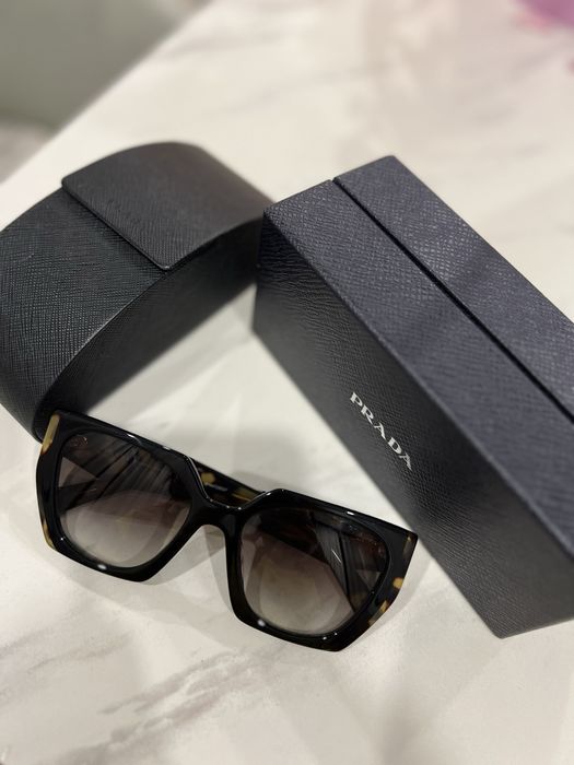 Брендовые солнцезащитные очки