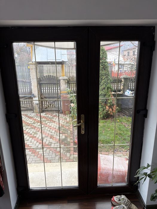 Usa termopan culoare venghe