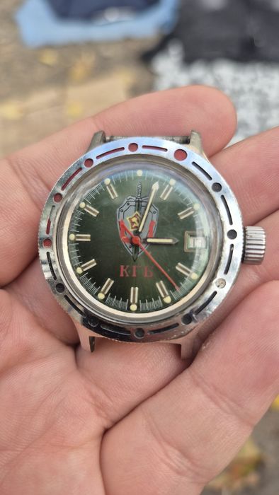 Продам часы КГБ. механика рабочие. Амфибия.