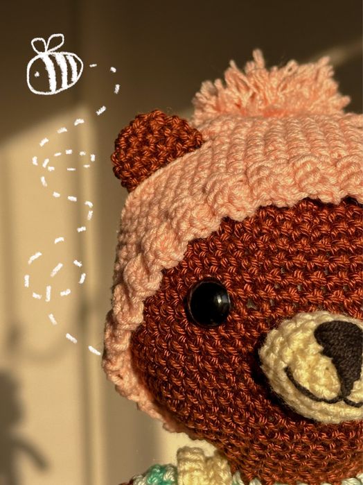 Вязаная игрушка медвежонок