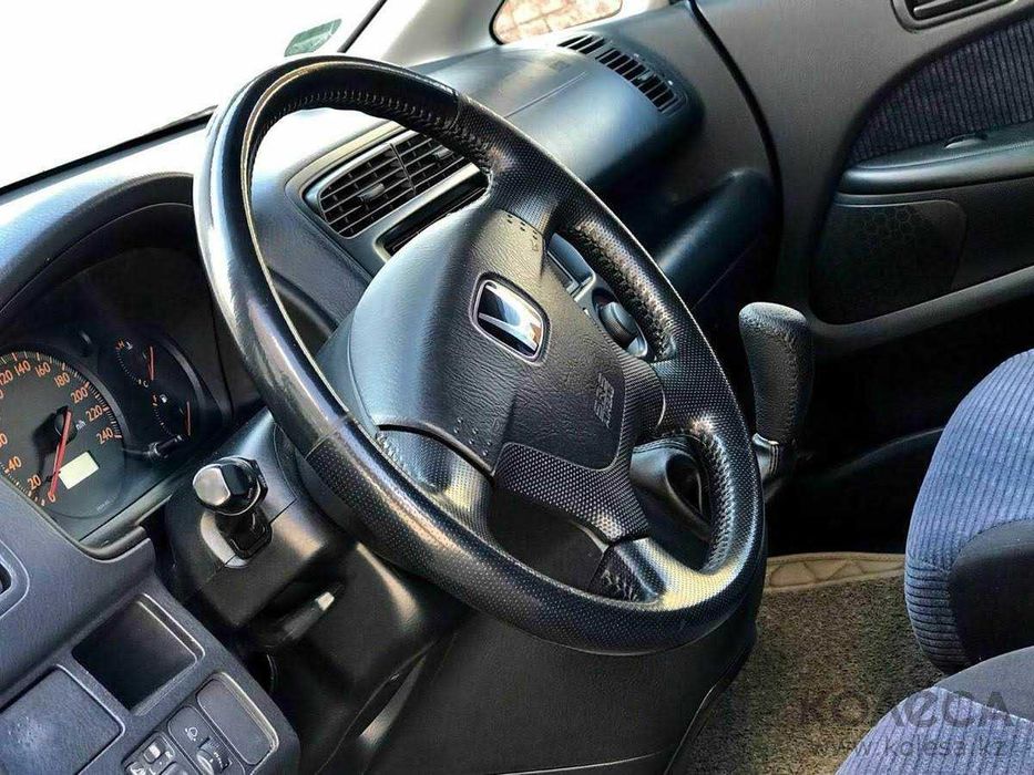Honda Stream 1.7 / 7мест