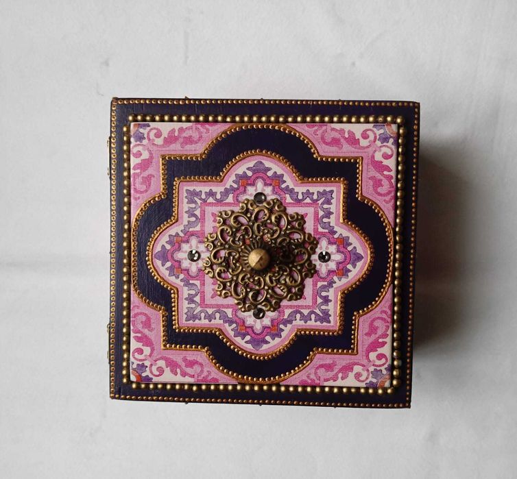 Шкатулка новая.  Дерево.