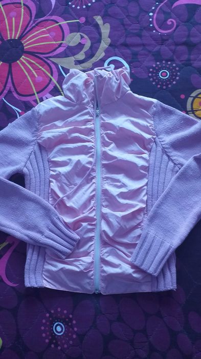 Дамски рокли и жилетки. Всяка на цена от  30 до 80лв.