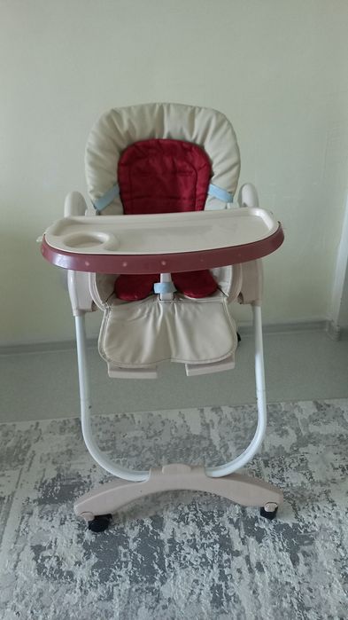 Детский стульчик для кормления