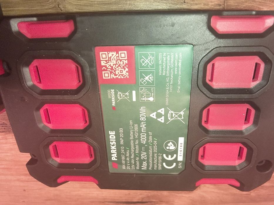 Baterii 4Ah  , încărcător dublu 2- 8 Ah  Parkside pentru unelte electr