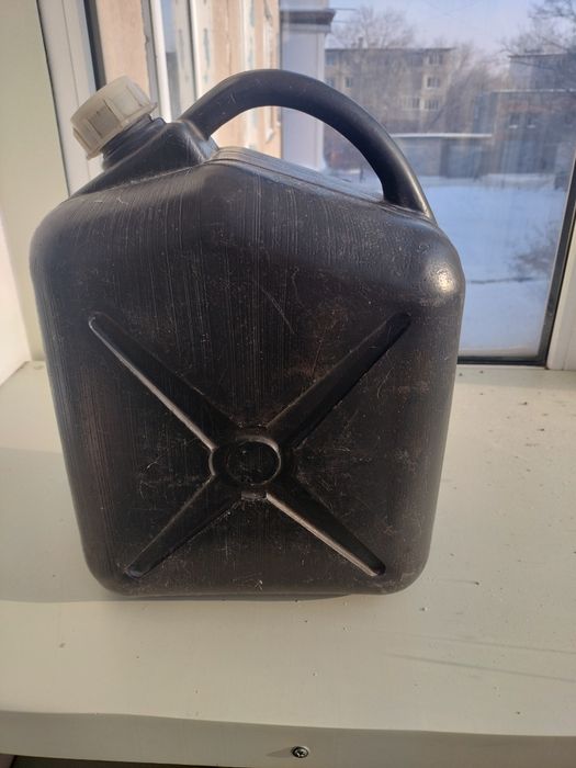 Продам ведро и канистру