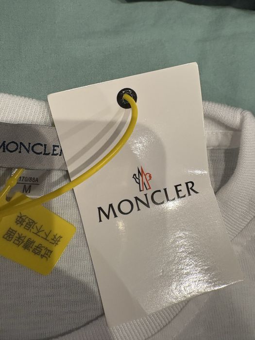 Moncler бяла тениска