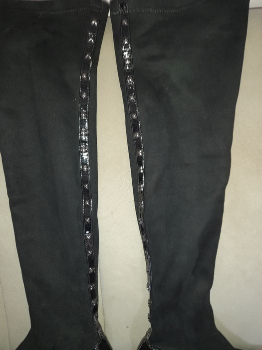 Cizme  lungi  cu ținte