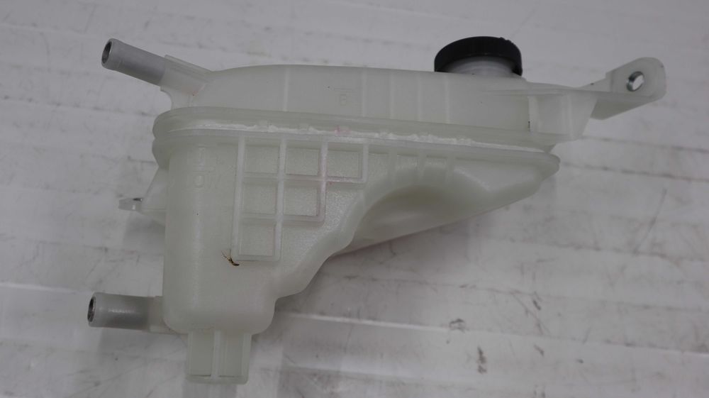 Разширителен съд антифриз Тойота Аурис Toyota Auris