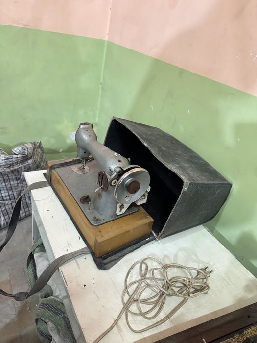 Швейная машинка электрическая