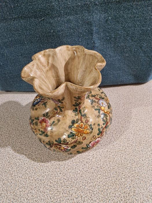 Декоративна керамична ръчно изработена италианска ваза Gubbio