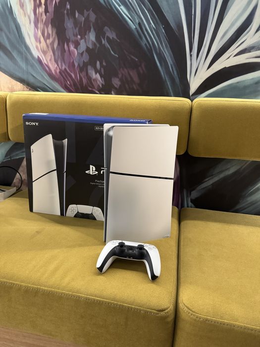 Ps5 Digital Edition , inca in garantie
