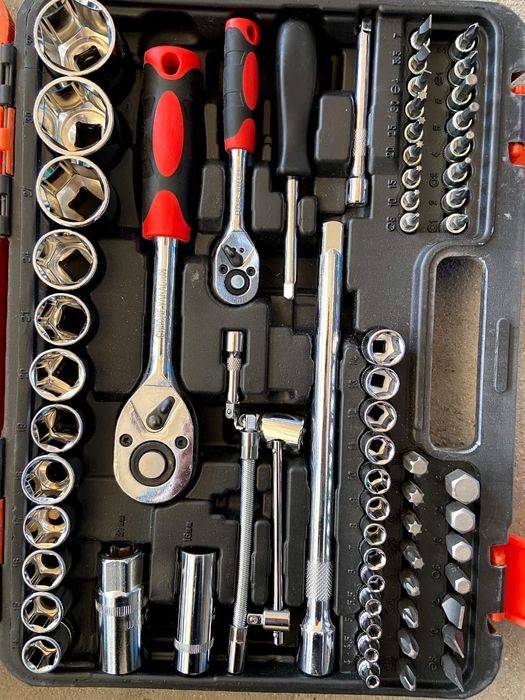 Продам комплект ключей