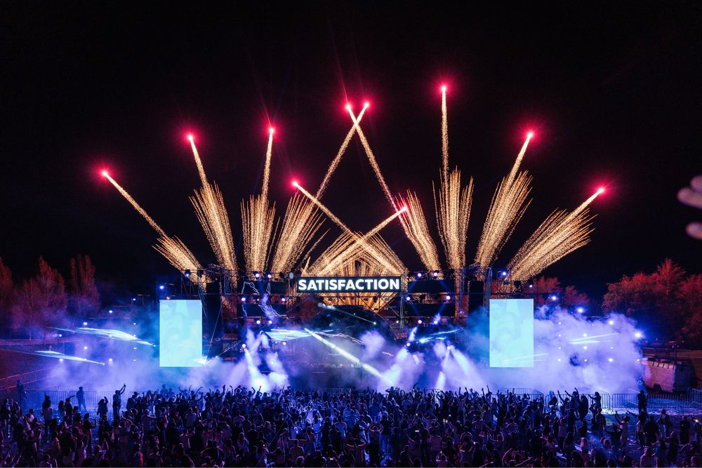 Пирошоу, шоу салютов под ключ. Салют и фейерверк