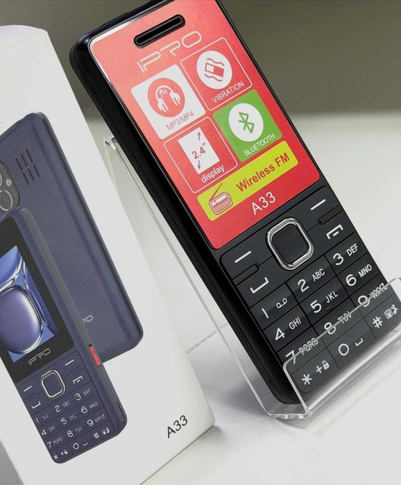 Мобилен телефон IPRO A33 с Бг Меню, Фенер, 2G, 4 инча, 1800mAh 2 сим карти, Големи бутони