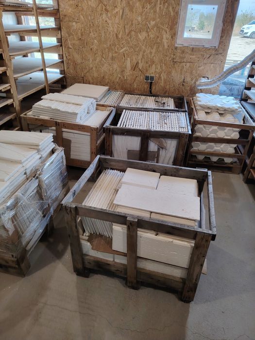 Plăci decorative din marmură concasata