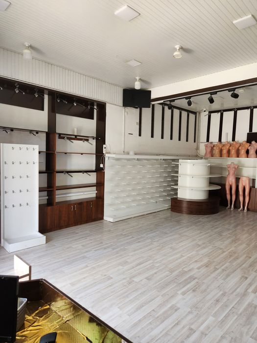 Шкаф полка сотилади.