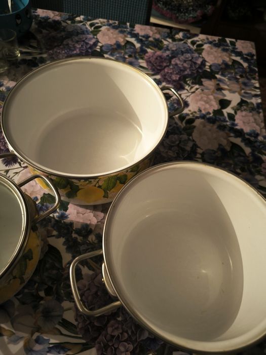 Набор кострюль..