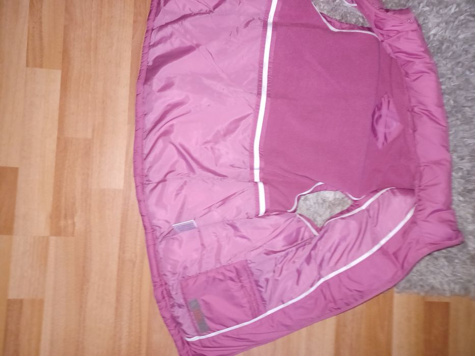 Vestă          .