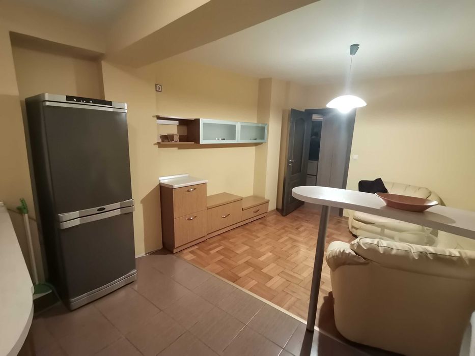 Дава се под наем Двустаен апартамент в Бургас, Братя Миладинови - 61 кв.м за 357 € - Снимка #2