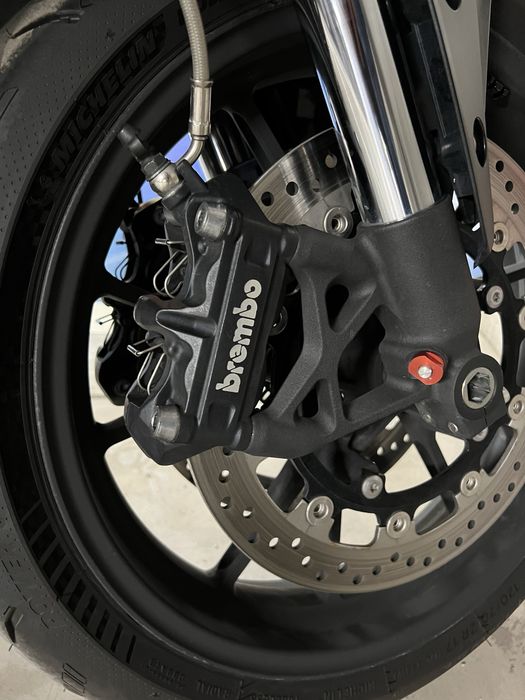 Triumph Speed Triple 1050 продавам