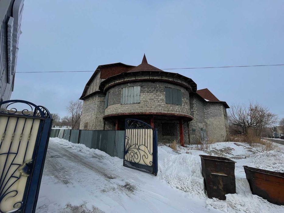 Продается коммерческое здание. Перекресток Мира /Сейфуллина