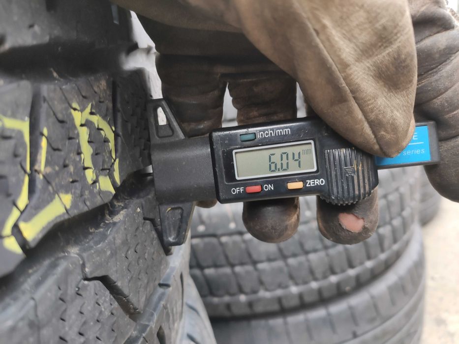 4бр Зимни гуми 225 55 17 С - Continental