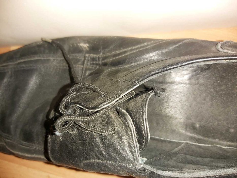 продавам НОСЕНИ кафяви обувки КАВАЛЕР за пролет-есен, номер 44