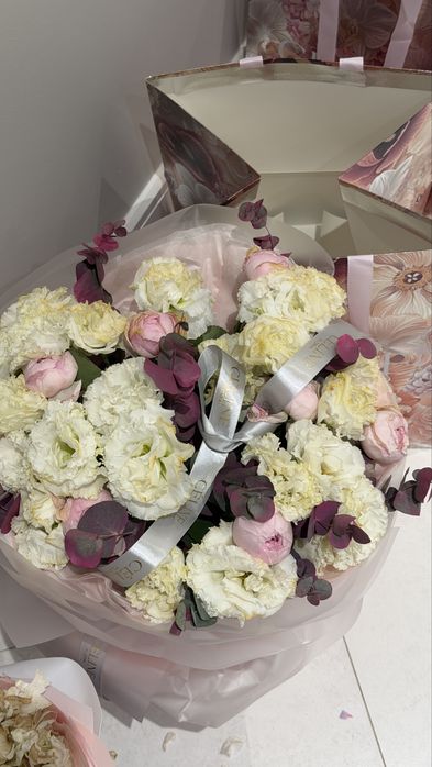 Продам букет от Celine