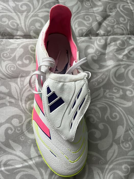 Ghete de fotbal /sintetic Adidas Predator