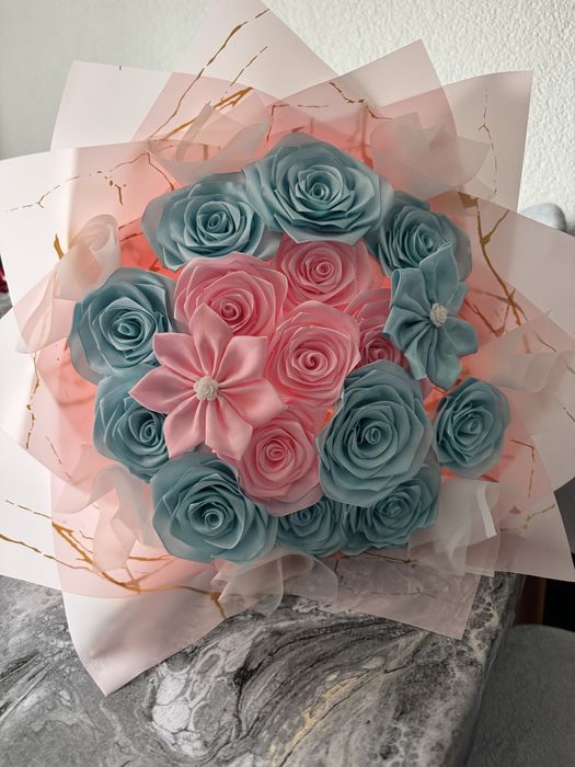 Buchet trandafiri satin 150 de lei