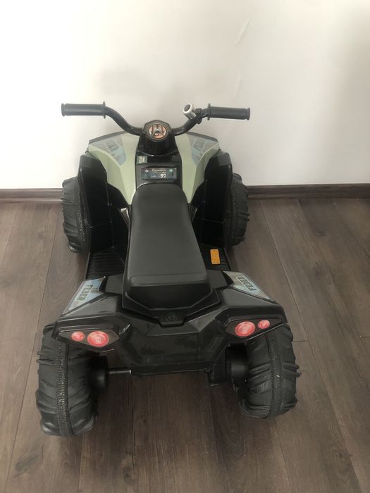 Mașină electrică pentru copii