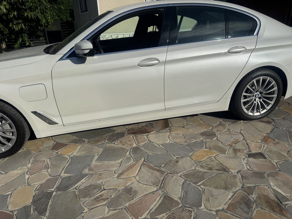 Bara fata , bara spate ,praguri bmw g30 facelift 2021 alb