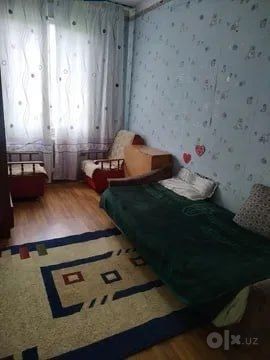 Чиланзар 8.  Продается.  3/4/4.  3 х комнатная квартира